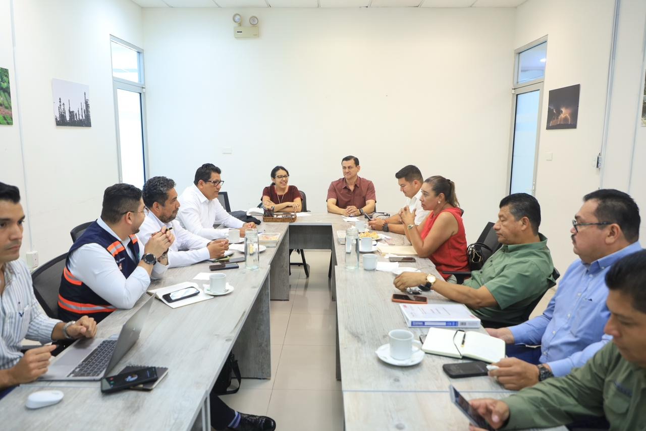 SEMADES y CFE coordinan acciones con alcaldes de la Chontalpa para fortalecer suministro eléctrico en Tabasco