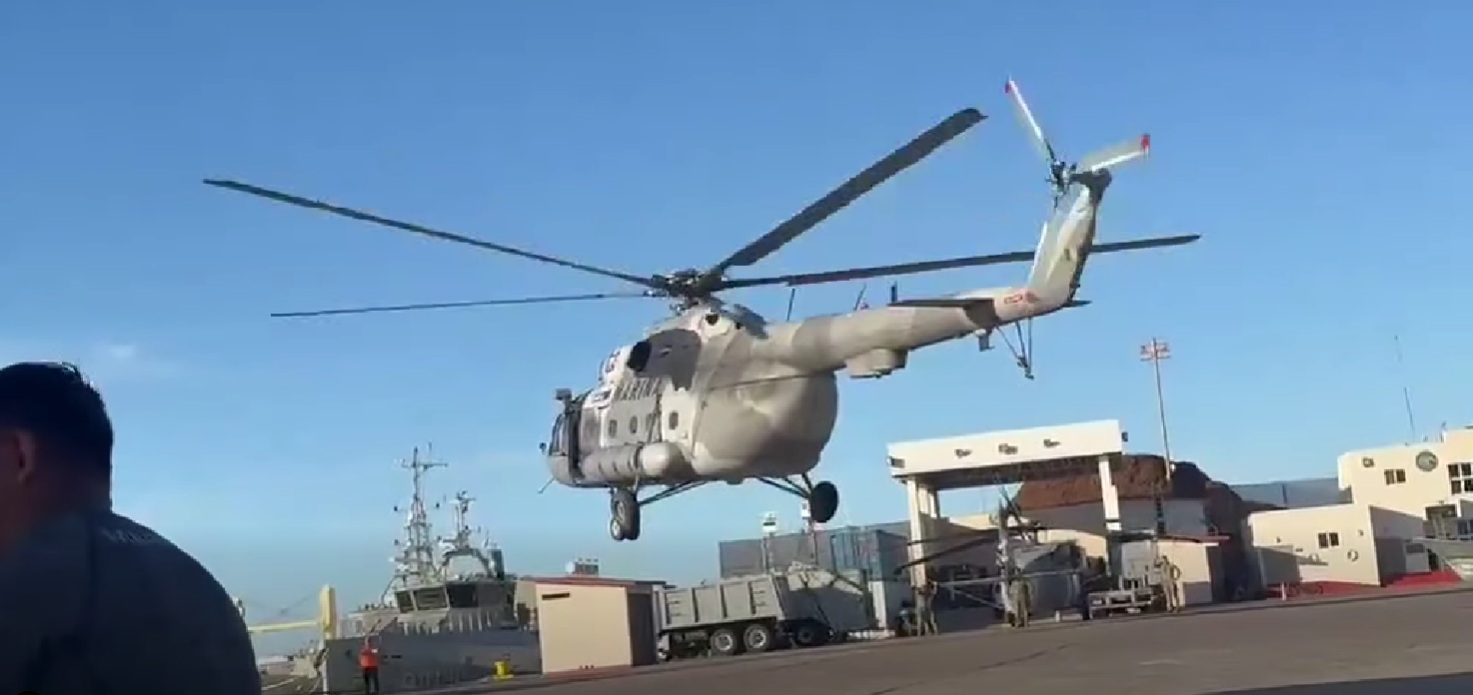 Helicóptero de la Marina realiza aterrizaje de emergencia en Mazatlán por falla mecánica