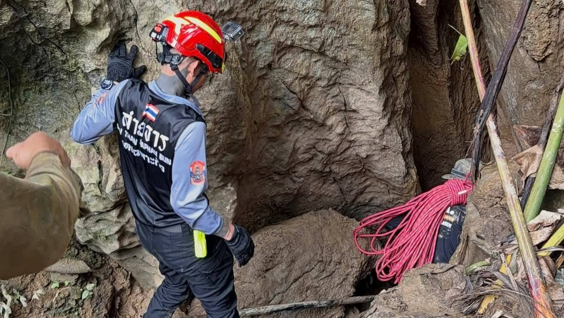 Hallan con vida a cinco aldeanos atrapados en cueva inundada de Laos