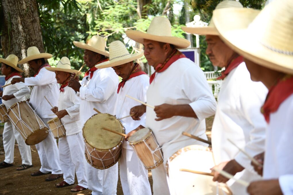 Gobierno de Tabasco entrega nuevos instrumentos a tamborileros para fortalecer la música tradicional