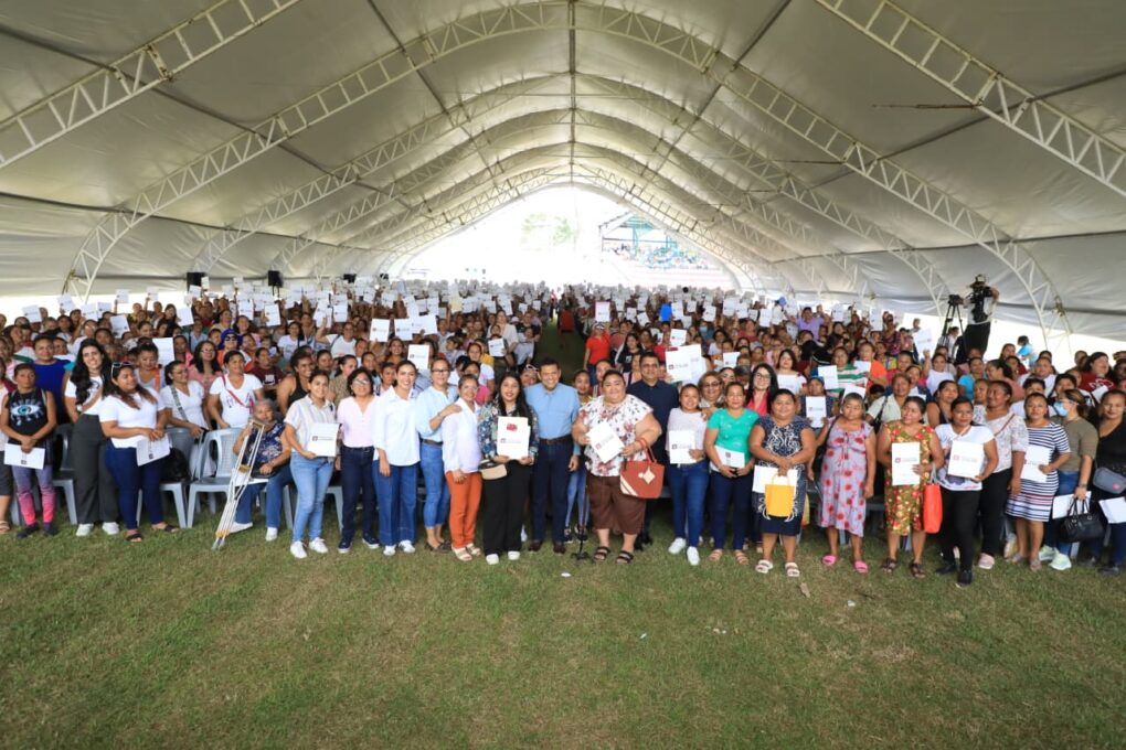 Entrega Javier May en Nacajuca 1,500 Tandas para la Mujer y fortalecer su autonomía económica