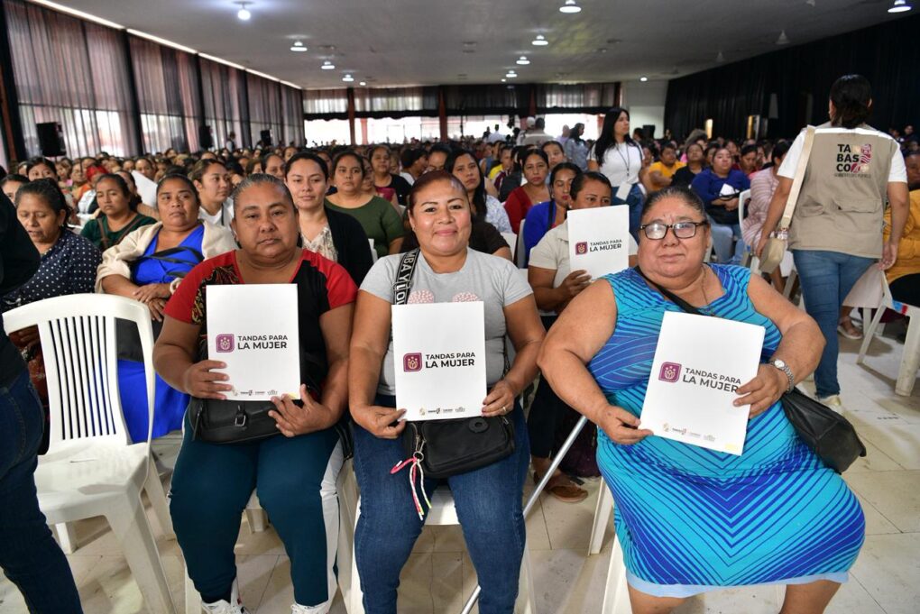 Entrega Gobernador en Huimanguillo 1,500 apoyos del programa “Tandas para la Mujer”