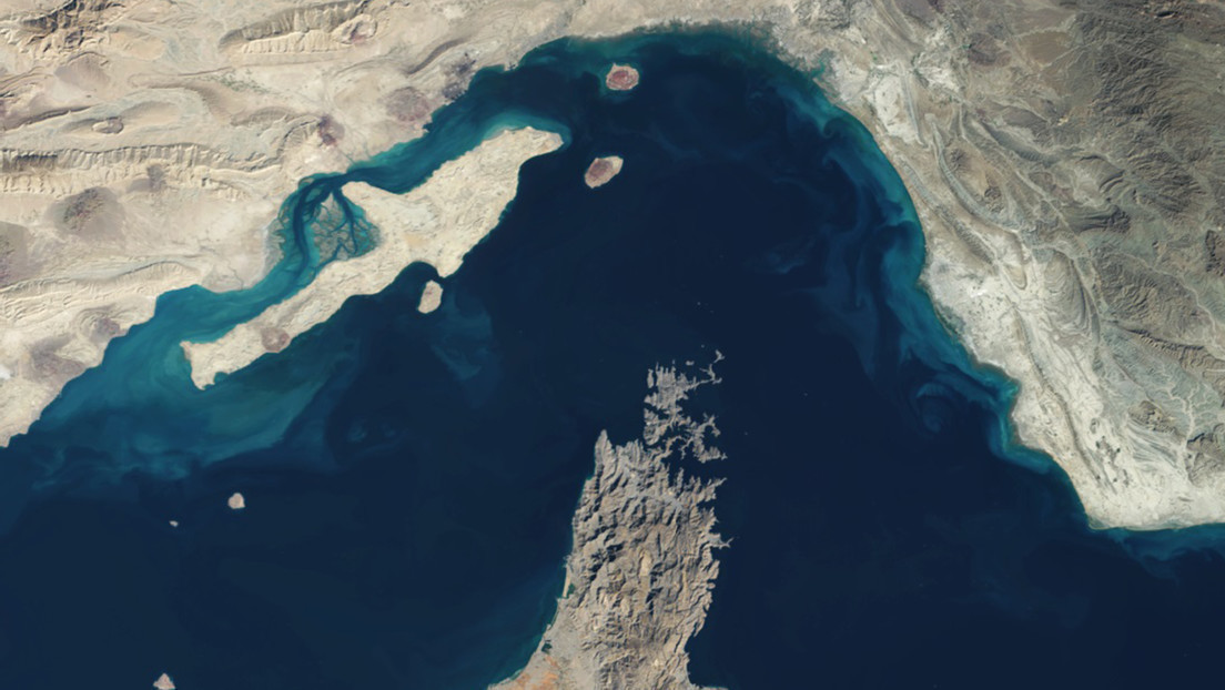 Irán despliega submarinos ligeros en el estrecho de Ormuz ante tensiones con EE.UU.