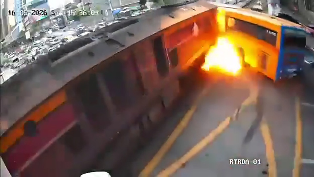 Choque entre tren y autobús en Bangkok deja ocho muertos y decenas de heridos