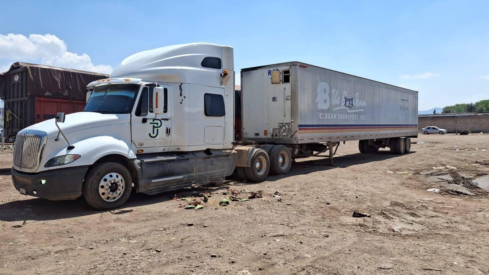 Canacar alerta por inseguridad en carreteras; Veracruz reporta muerte de un operador y un custodio
