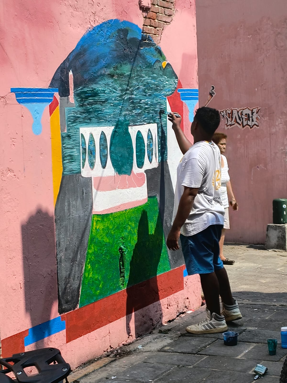 Muralistas inician embellecimiento del “Callejón del Espanto” en Tlacotalpan, Veracruz