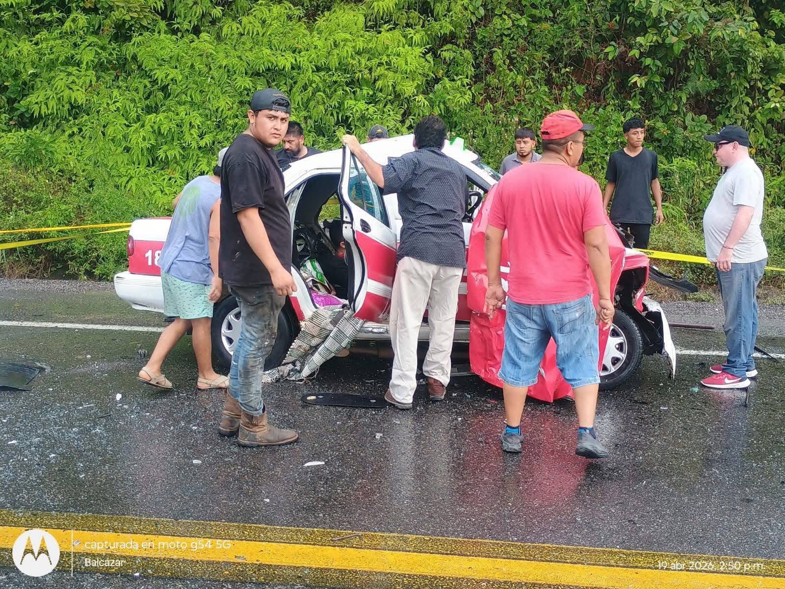 Aparatoso accidente en la supercarretera Las Choapas–Ocozocoautla deja varios lesionados