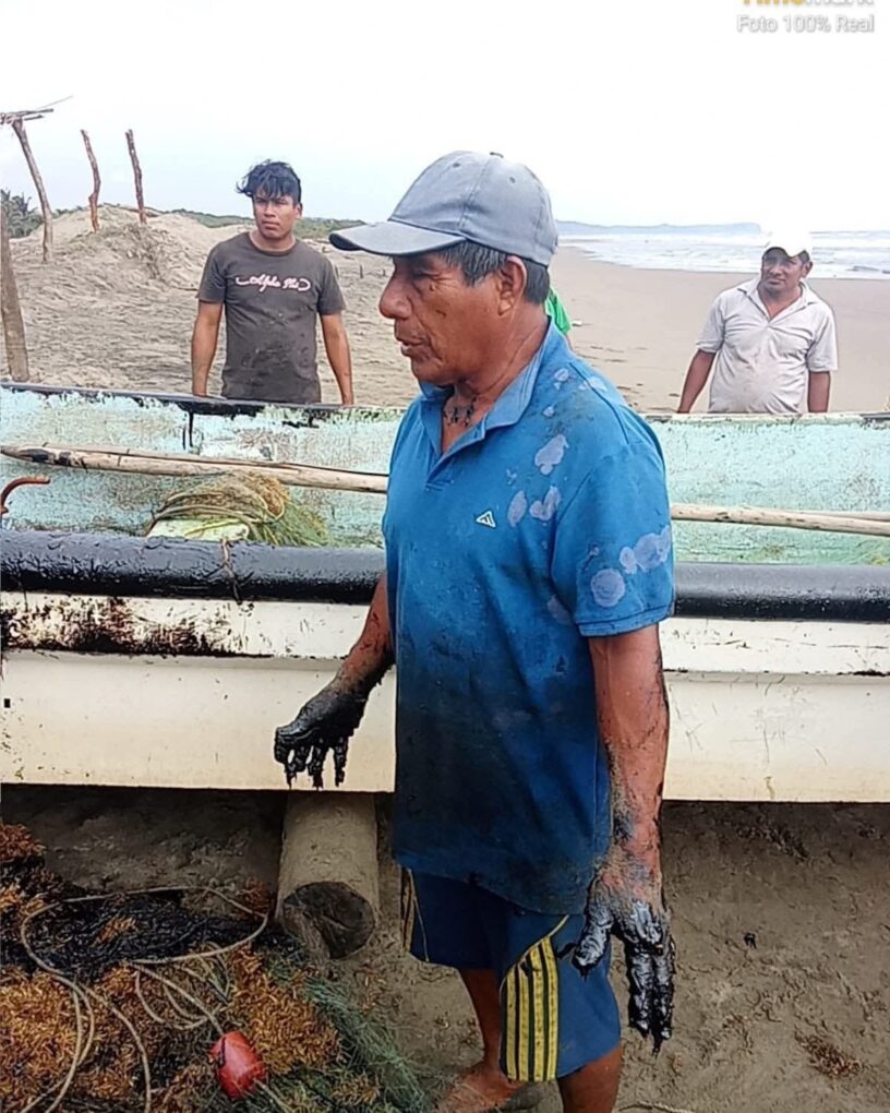 Pemex descarta fuga tras reportes de hidrocarburo en playas del sur de Veracruz