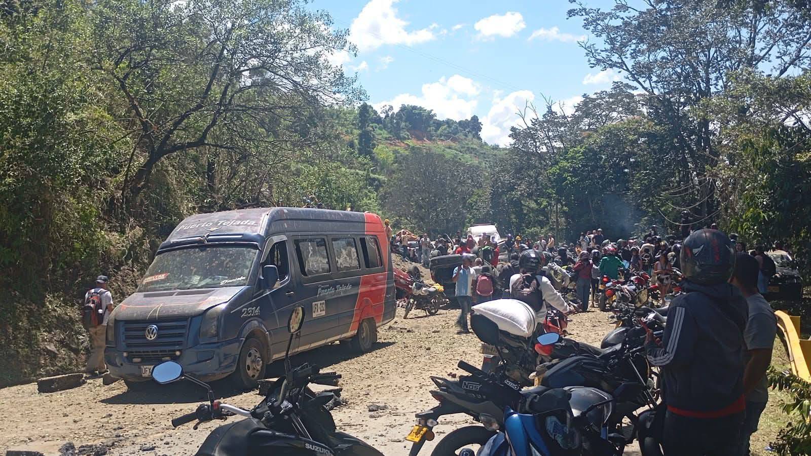 Atentado con explosivo en Colombia deja 13 muertos y al menos 20 heridos en la vía Panamericana