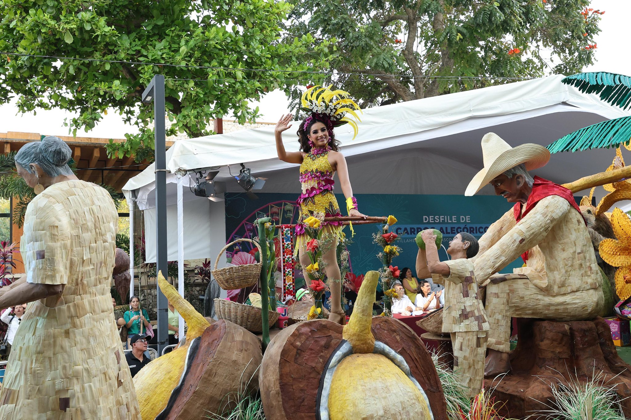 Familias disfrutan y celebran Desfile de Carros Alegóricos; Jalpa, Centla y Cárdenas, primer, segundo y tercer lugar…