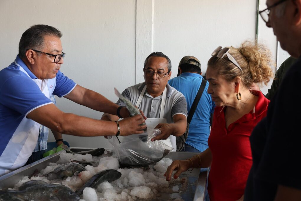 ¡Del agua a tu mesa! Abre punto de venta de mojarra y ostión fresco de ‘Pescando Vida’, a buen precio y excelente calidad