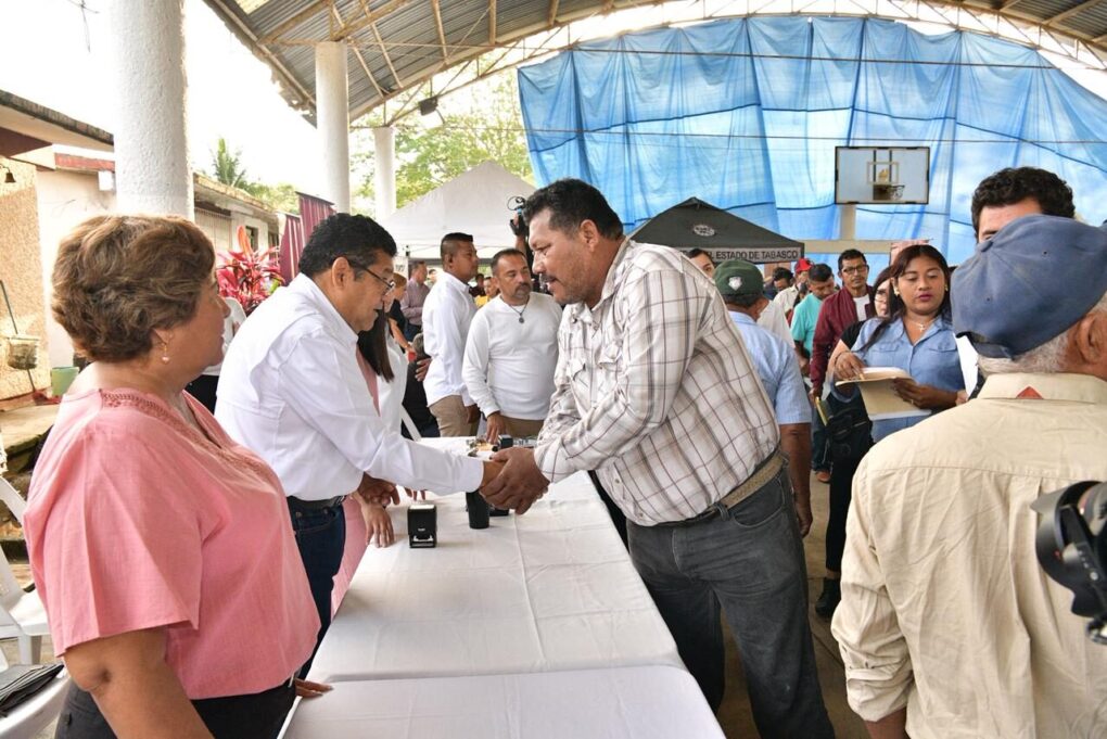 Desde la Jornada de Atención en Boca de San Jerónimo, Jonuta, anuncia Javier May Rodríguez reparación de los bordos de protección para prevenir inundaciones