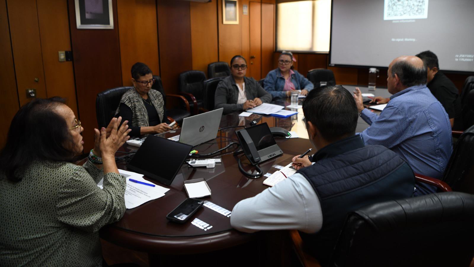 PEMEX dialoga con padres de familia sobre reubicación de escuelas en Paraíso