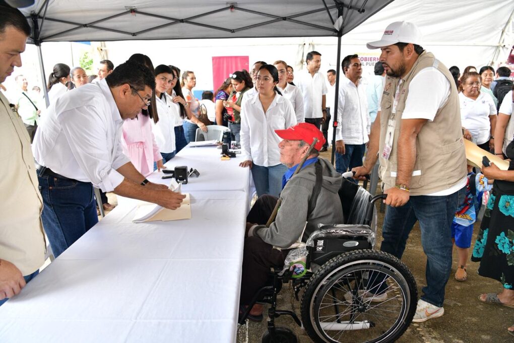 “Las y los tabasqueños, centro de nuestras decisiones y trabajo”, ratifica Javier May en la Jornada de Atención en Territorio de Jalapa…